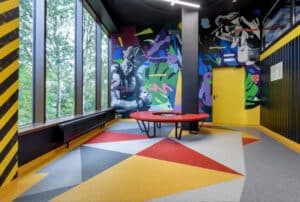 Lantai Vinyl VS Parket Mana Yang Paling Bagus?