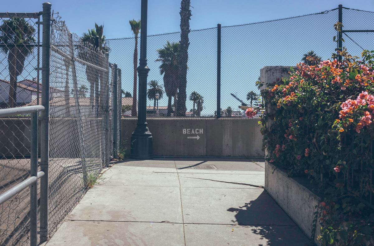 Pagar Beton Minimalis: Panduan Lengkap [Desain, Jenis + Manfaat]